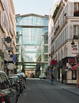 Rue du Marche St-Honor et la galerie commerciale