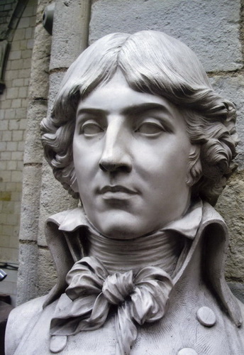 Сен антуан. Луи Антуан сен-Жюст. Сен Жюст статуя. Сен Жюст портреты.
